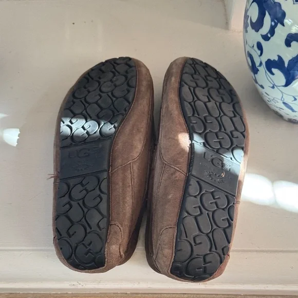 UGG Men's Tan Suede Loafers ascot NWOT. Size 13 - Picture 2 of 3